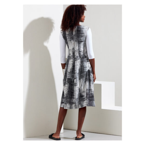 Vogue Schnittmuster V1860 - schlichtes Sommerkleid - Shirt – Bild 4