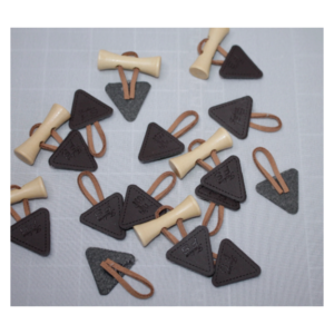 1 Set Knebelverschluß - Knebelknopf, Holzknopf mit Lederimitat - für Kinderkleidung - Dunkelbraun/Braun