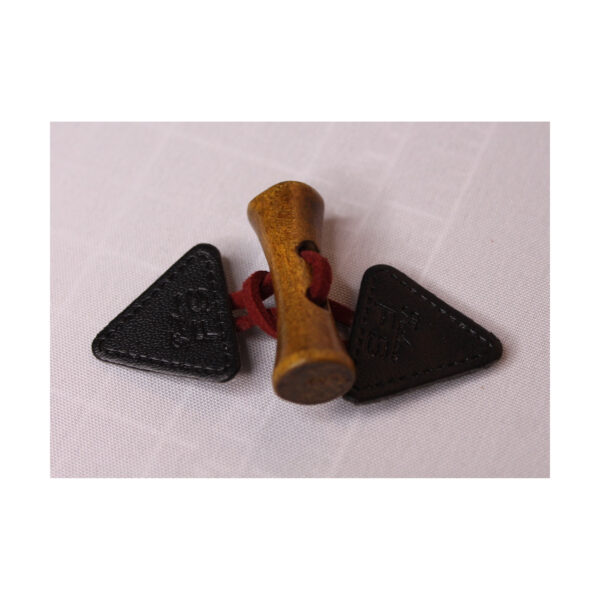 1 Set Knebelverschluß - Holzknopf mit Lederimitat - für Kinderkleidung -Schwarz/ Bordeaux – Bild 2