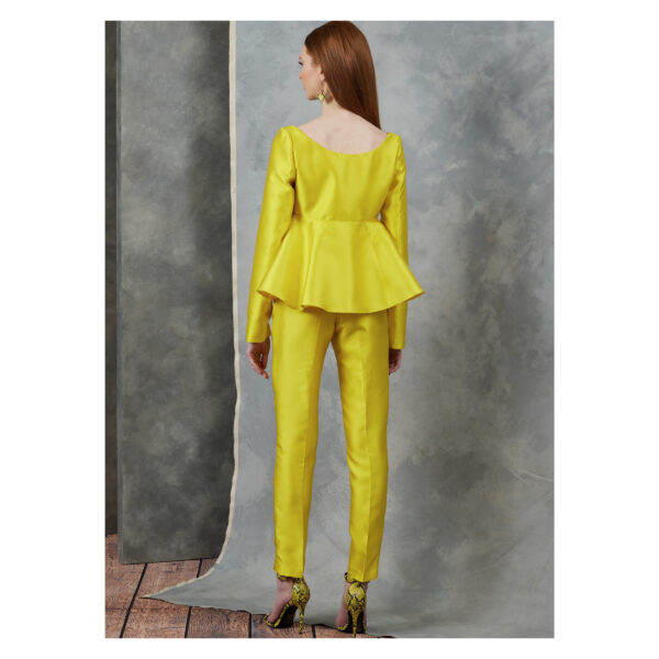 Vogue Schnittmuster V1901 - Bluse, Kleid und Hose – Bild 4