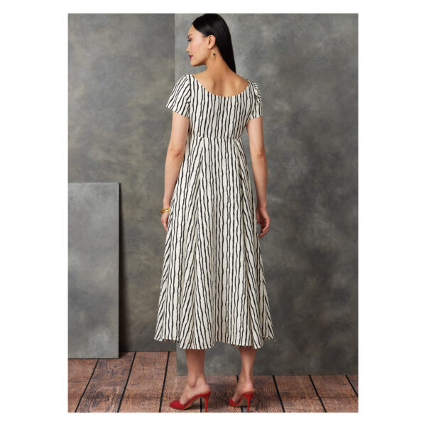 Vogue Schnittmuster V1901 - Bluse, Kleid und Hose – Bild 5
