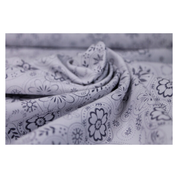 13.80 EURO/m - Patchworkstoff, Scarlet Stitches, Blumen, Kreise, weiß/grau – Bild 3