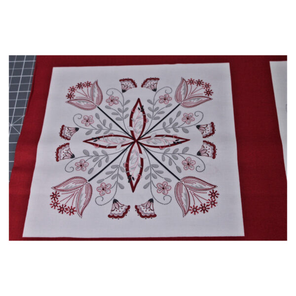 13.80 EURO/ m - Patchworkstoff, Scarlet Stitches, Schmetterlinge, Blumen, Panel 61 cm, rot/weiß – Bild 5