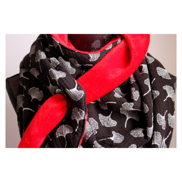Maxituch - Dreieckstuch - Musselin / Fleece - Schwarz, Weiß, / Rot - Ginkgoblatt – Bild 4