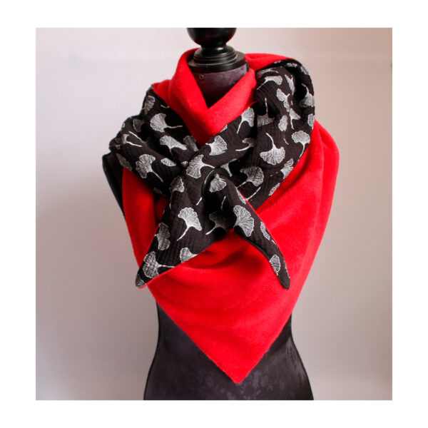Maxituch - Dreieckstuch - Musselin / Fleece - Schwarz, Weiß, / Rot - Ginkgoblatt – Bild 3