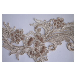 romantischer Spitzeneinsatz - Applikation Monofil Stickerei mit Perlen - Spitzenapplikation - ca. 37x15cm - creme