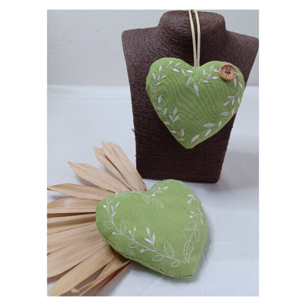 entzückendes Dekoherz aus Leinenmischungen - mit Blumenranke - Anhänger - Geschenk
