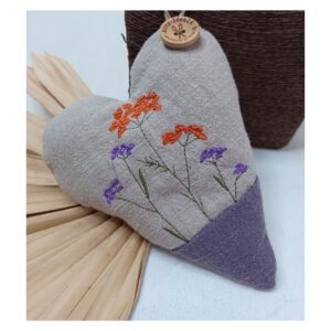 entzückendes Dekoherz aus Leinen - mit Blumen - Anhänger - Geschenk