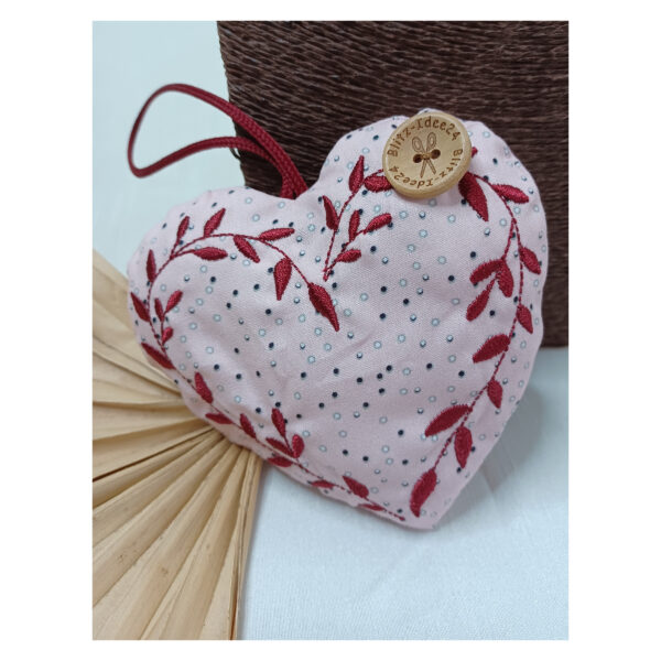 entzückendes Dekoherz aus Baumwollstoff gemustert - mit Blumenranke - Anhänger - Geschenk