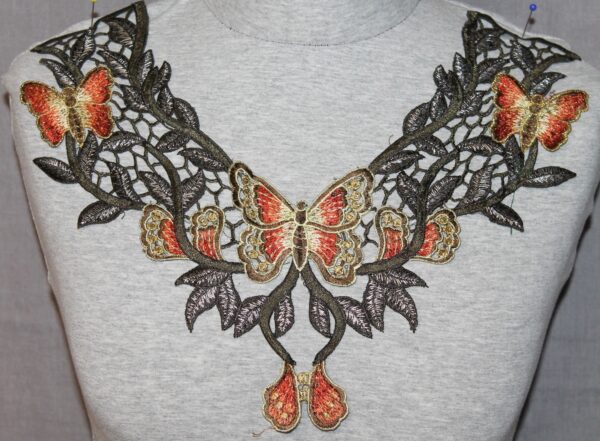 ausgefallener Spitzenkragen-  Einsatz, Spitzenbesatz - 36x26 cm - Polyester - Schmetterling - orange