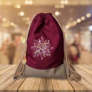 erprobter Rucksack - Turnbeutel - Wanderbeutel - bestickt - Sonne, bordeaux