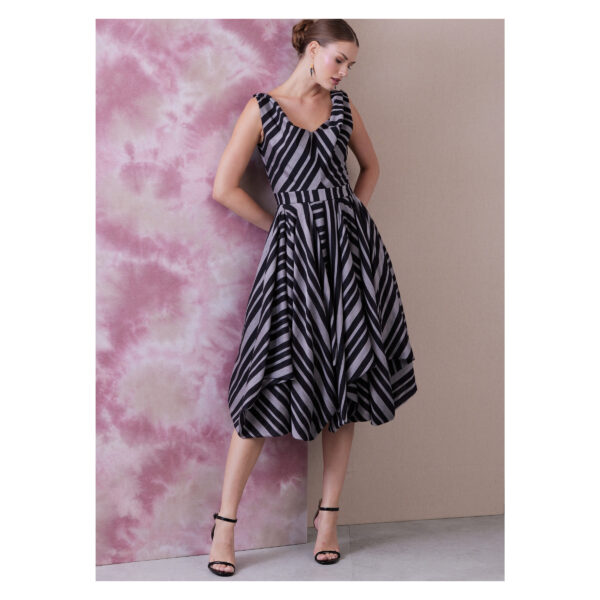 Vogue Schnittmuster - V1935 - Kleid mit Zipfelrock und Trägeroberteil – Bild 3