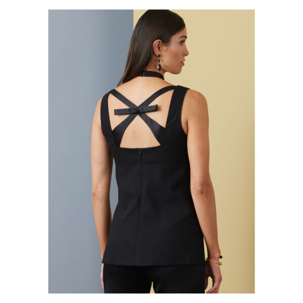 Vogue Schnittmuster V1922 - Top mit Detail verliebter Gestaltung – Bild 6