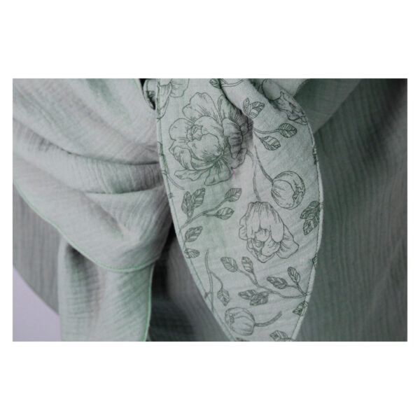 ein XXL Tuch - geschmackvolles Dreieckstuch - beliebter Musselin - dunkles Mint - Blumen - doppellagig - 2,40m x 1,50m – Bild 4