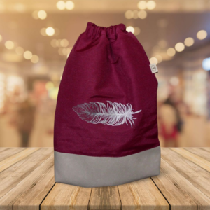 erprobter Rucksack - Turnbeutel - Wanderbeutel - bestickt - Feder, bordeaux