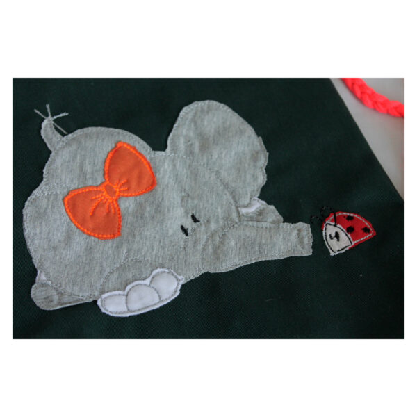 1 einzigartiger Kinderrucksack - Turnbeutel - Wanderbeutel - Dekostoff - dunkelgrün - Elefant – Bild 3
