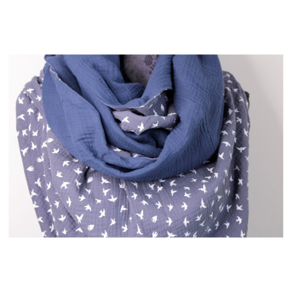XXL Tuch - erlesenes Maxituch - Musselin - Blau/Blau - Schwalben - doppellagig - ca. 2,40m x 1,50m – Bild 2