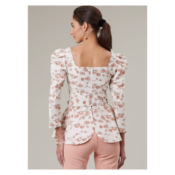 McCalls Schnittmuster M8388 - Bluse mit Schösschen und Karreeausschnitt – Bild 7