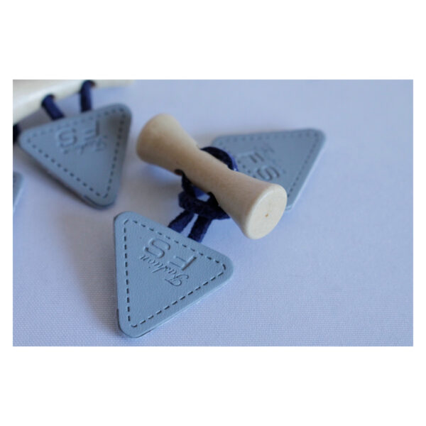 1 Set Knebelverschluß- Knebelknopf- Holzknopf mit Lederimitat - für Kinderkleidung - Grau/ Blau – Bild 3