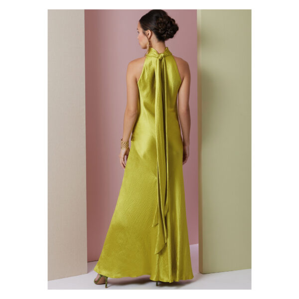 Vogue Schnittmuster - V2008 - ärmelloses Abendkleid mit Halsbündchen zum Binden – Bild 3