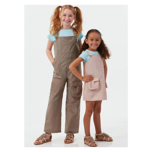 McCalls Schnittmuster M8489 - Kindermode - Latzrock, Latzhose – Bild 2