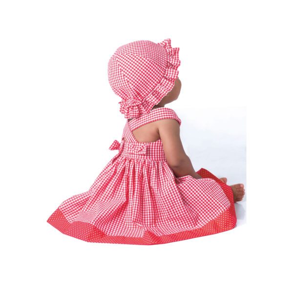 McCalls Schnittmuster M8519 - Babyset für den Sommer, Kleidchen, Hose, Mütze – Bild 2