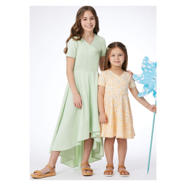 McCalls Schnittmuster M8520 - Mädchenkleid mit Wickeloberteil – Bild 2