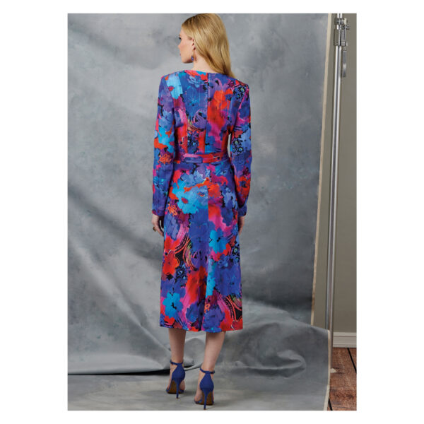 Vogue Schnittmuster V2043 - elegantes Kleid mit seitlicher Reihung – Bild 4