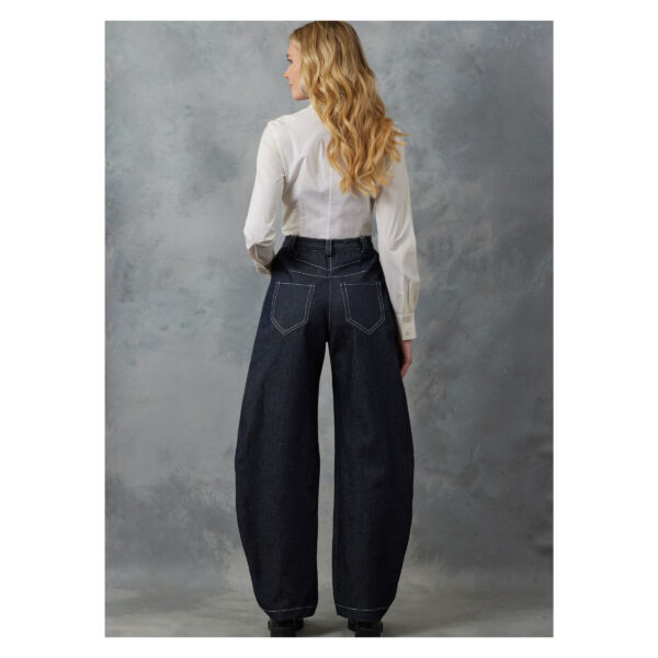 Vogue Schnittmuster V2051 - bequem geschnittene Damenhose, Jeans – Bild 4