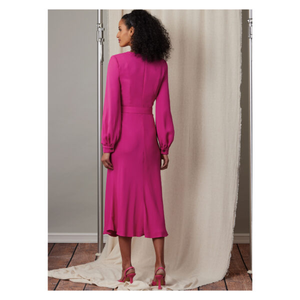 Vogue Schnittmuster V2043 - elegantes Kleid mit seitlicher Reihung – Bild 5