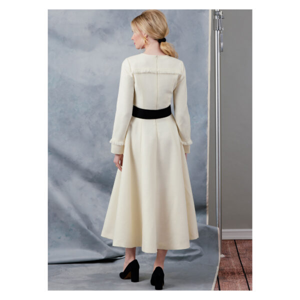 Vogue Schnittmuster - V2046 - schlichtes Kleid mit Glockenrock – Bild 6