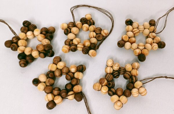 Holzperlen Stern ca. 5 cm - 5 Stck. im Set - Weihnachtsbaumschmuck - Dekoartikel - Geschenkanhänger - verschiedene Sets
