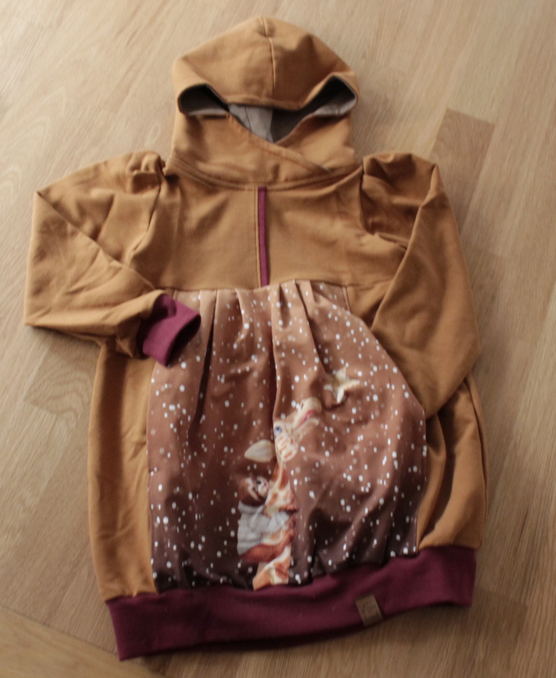 Ballonkleid Mädchen Gr. 116 – Mitwachskleid mit Kapuze „Sternehimmel“ – Handmade Kapuzenkleid Kinder – Bild 5