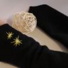 Schwarze Armstulpen - Walkloden - bestickte Sterne - Gelb – Bild 2