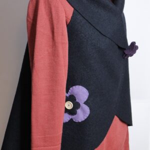 Oversize Weste - Walkloden - Wollweste - mit Applikation - Schwarz / Lila