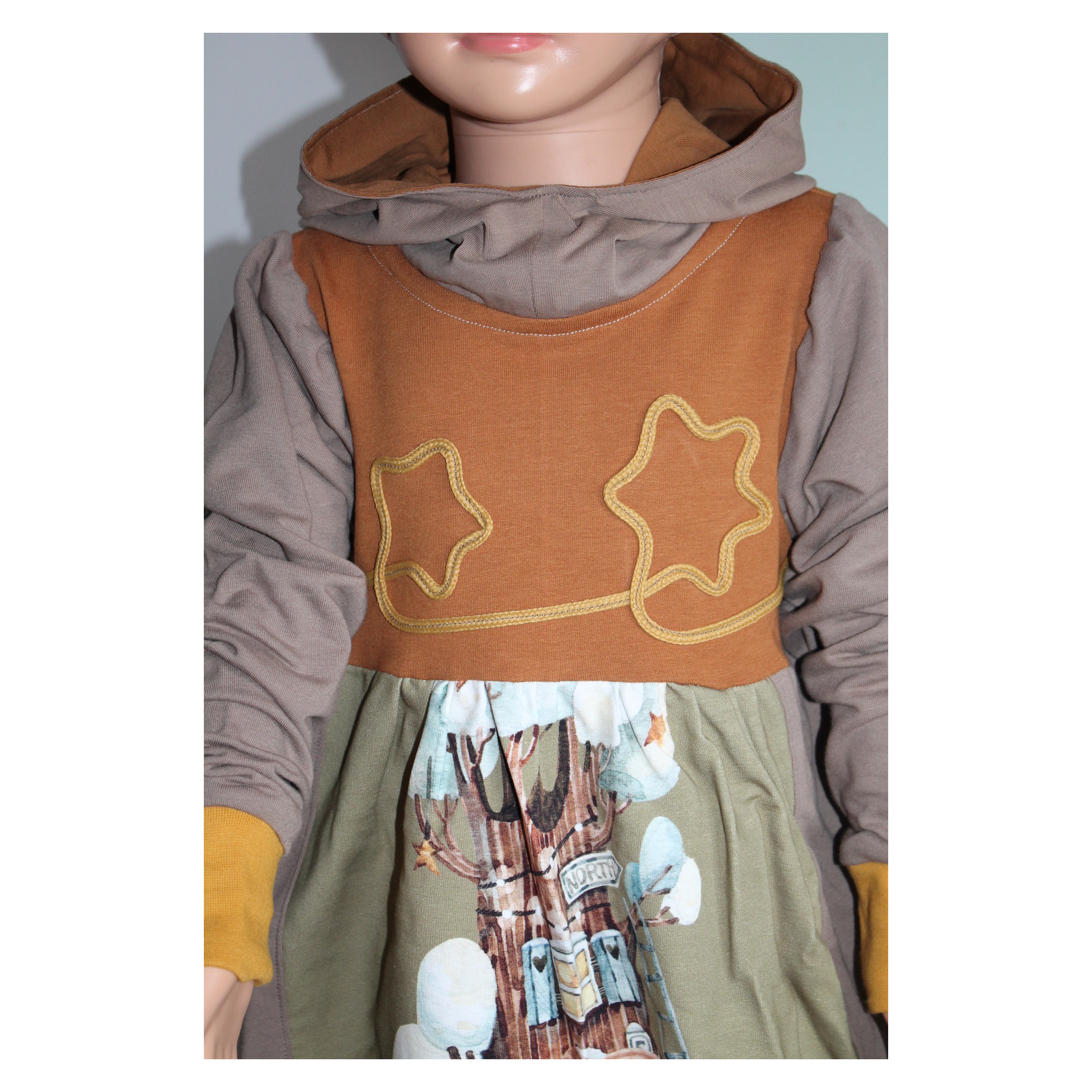 Ballonkleid Mädchen Gr. 116 – Mitwachskleid mit Kapuze „Kleiner Wanderer“ – Handmade Kapuzenkleid Kinder – Bild 8