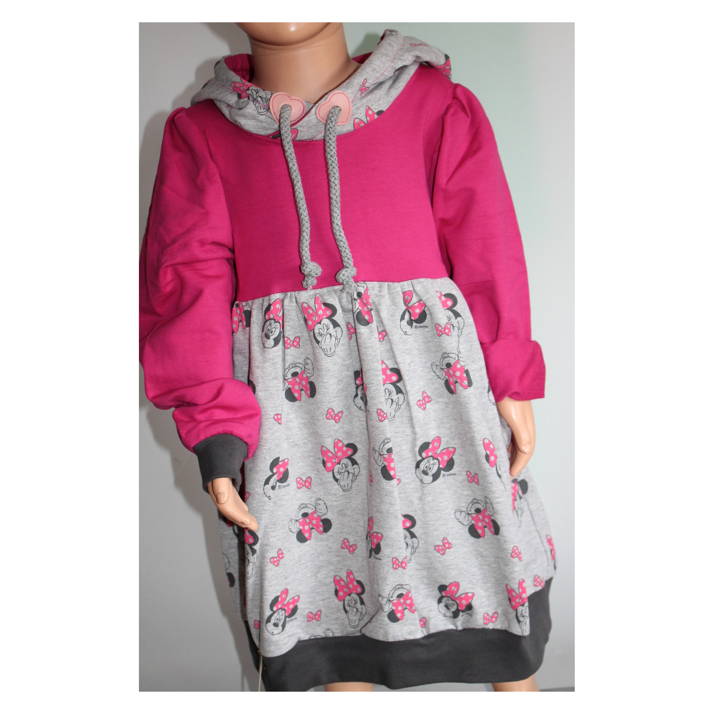 Ballonkleid Mädchen Gr. 116 „Mouse“ – Mitwachskleid mit Kapuze. Handmade Kinderkleid bequem & verspielt für Alltag & Kindergarten.