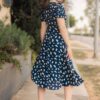 McCalls Schnittmuster M8525 - Sommerkleid mit mit glockigem Rock und kleinem Kragen – Bild 3