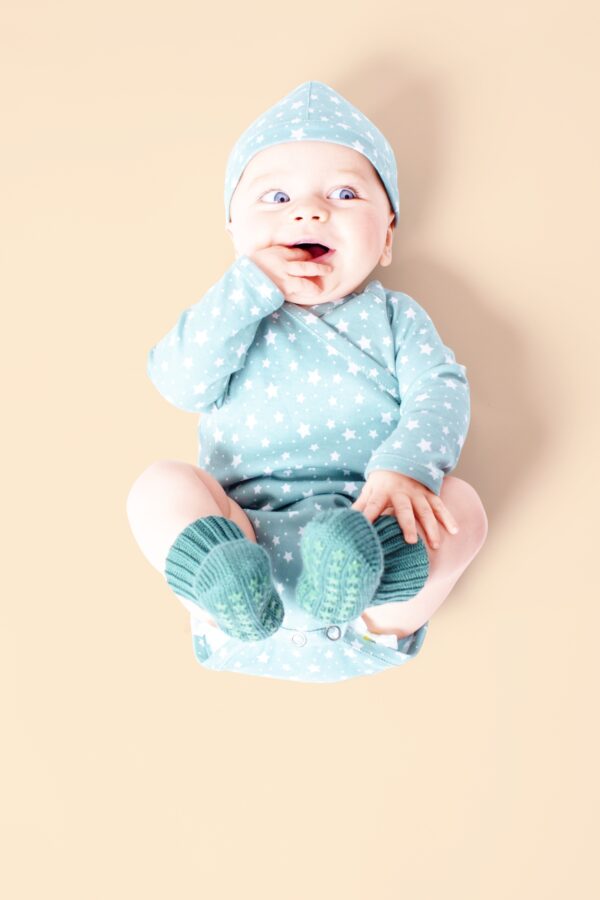 Burda Kids Schnittmuster Nr.9204 - Babyausstattung - Body - Hose - Hemd - Mütze – Bild 2