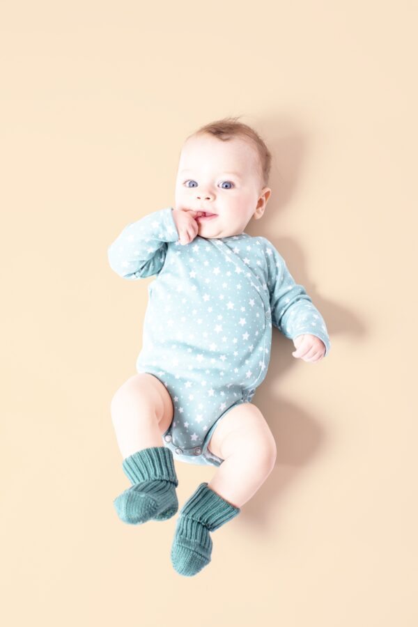 Burda Kids Schnittmuster Nr.9204 - Babyausstattung - Body - Hose - Hemd - Mütze – Bild 7