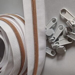 1.07EUR/m -  5 m endlos Reißverschluss weiß, metallisierte Zahnung rosagold, 5mm  + 10 Zipper weiß