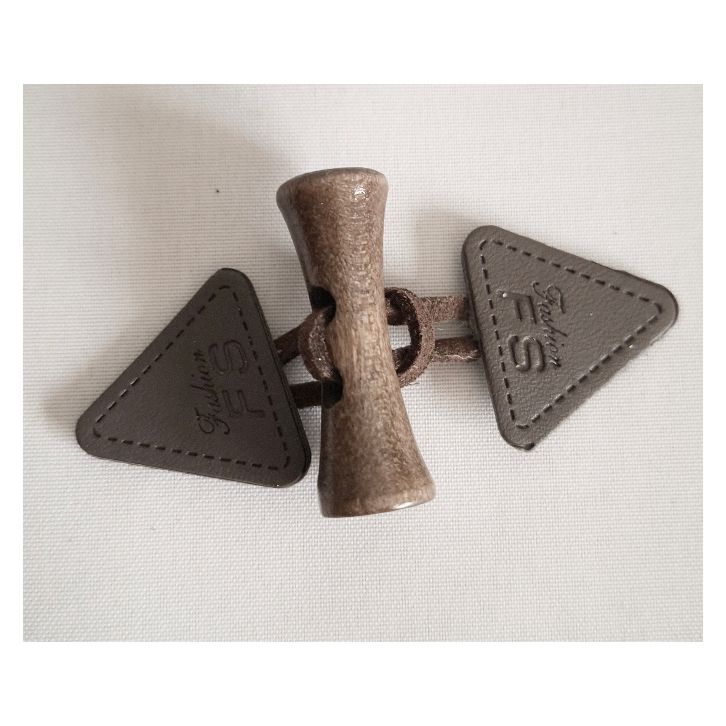 1 Set Knebelverschluß- Knebelknopf- Holzknopf mit Lederimitat - für Kinderkleidung - Braun/Braun – Bild 2