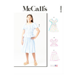 „McCalls Schnittmuster M8619 für Mädchen-Zweiteiler mit gesmoktem Kleid – verspieltes Sommeroutfit zum Selbernähen.“