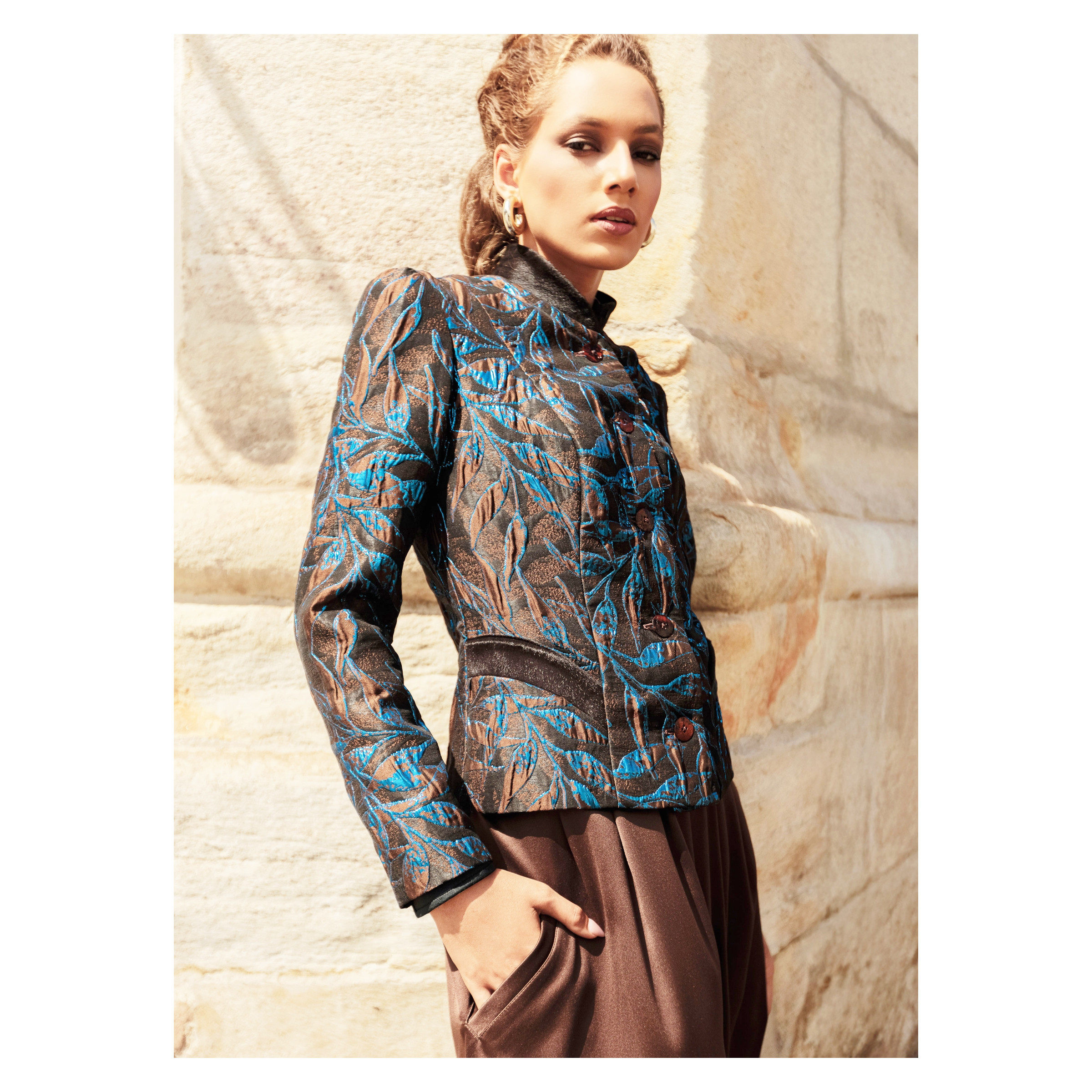 Vogue Schnittmuster V2135 - ausgefallenen Damenjacke mit Stehkragen – Bild 2