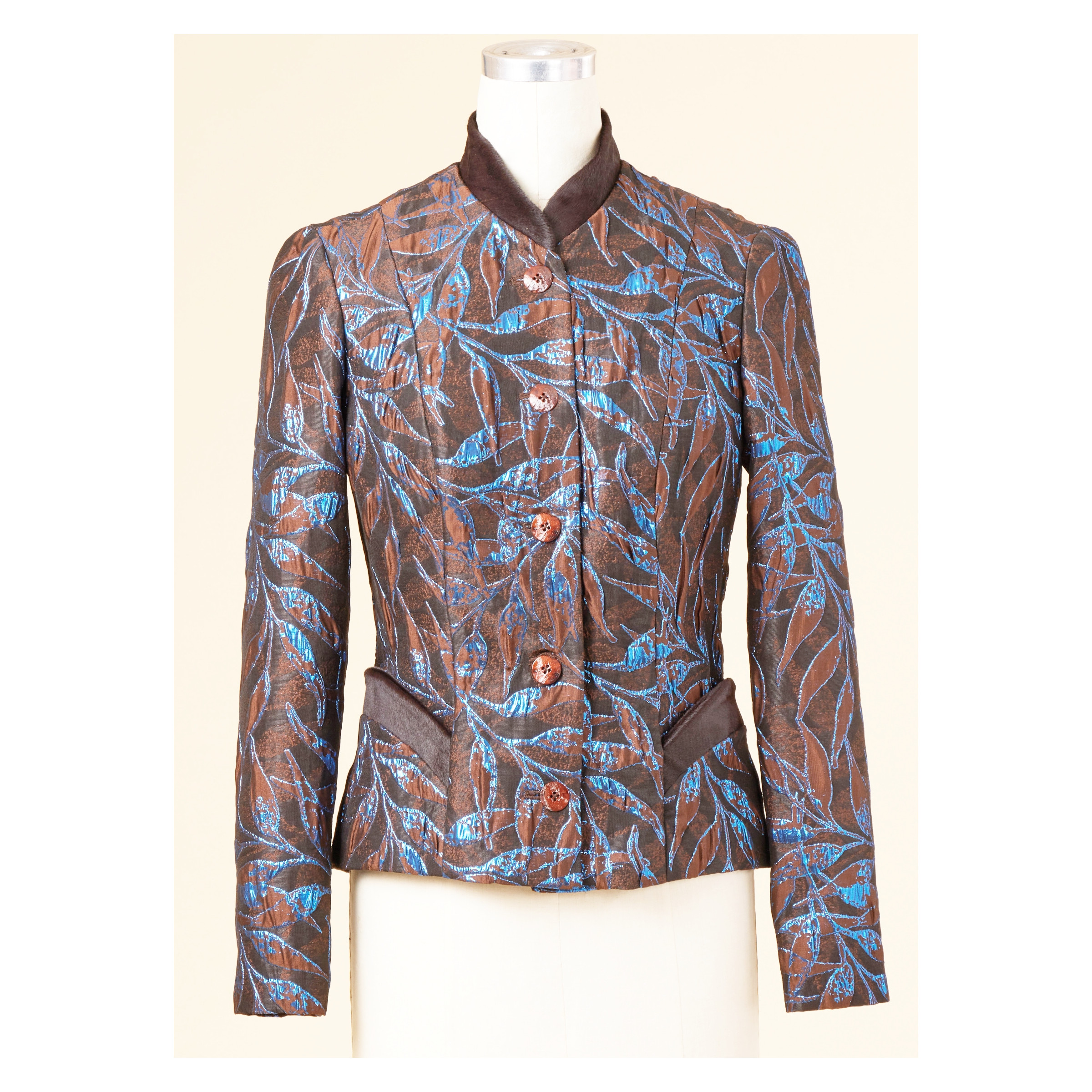 Vogue Schnittmuster V2135 - ausgefallenen Damenjacke mit Stehkragen – Bild 3