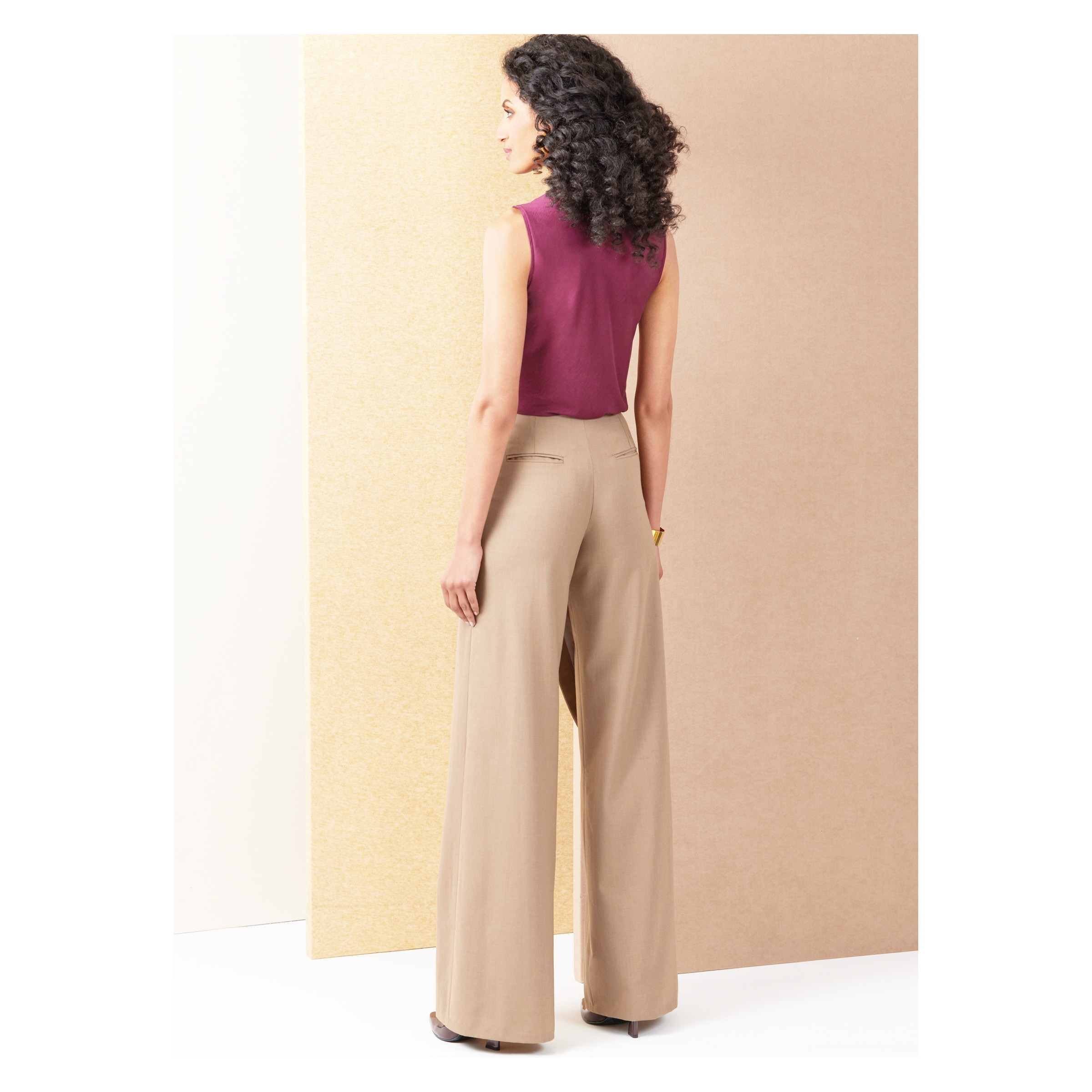 Vogue Schnittmuster V2138 - elegante Damenhose mit Überwurf – Bild 3