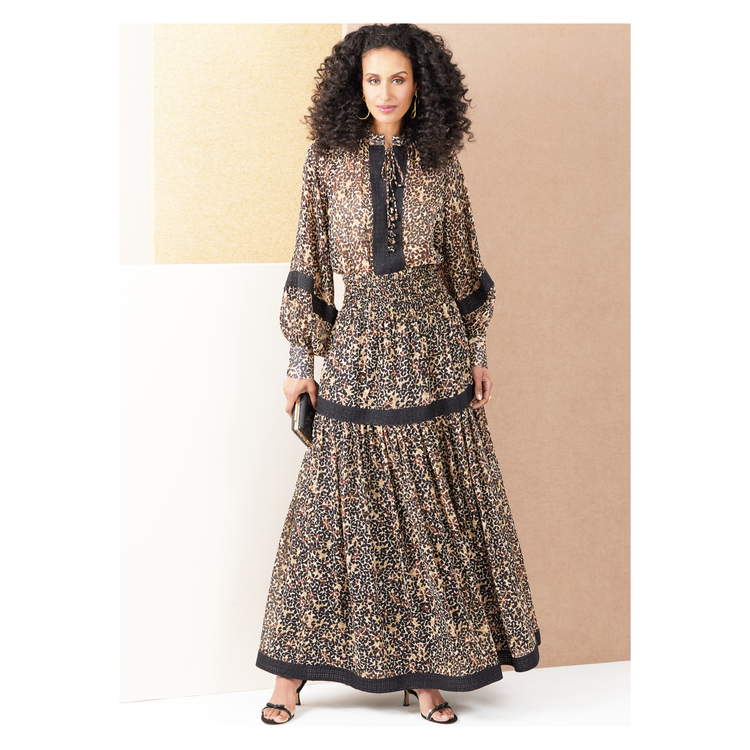 Vogue Schnittmuster V2127 - Bluse und Rock im Folklorestil – Bild 2