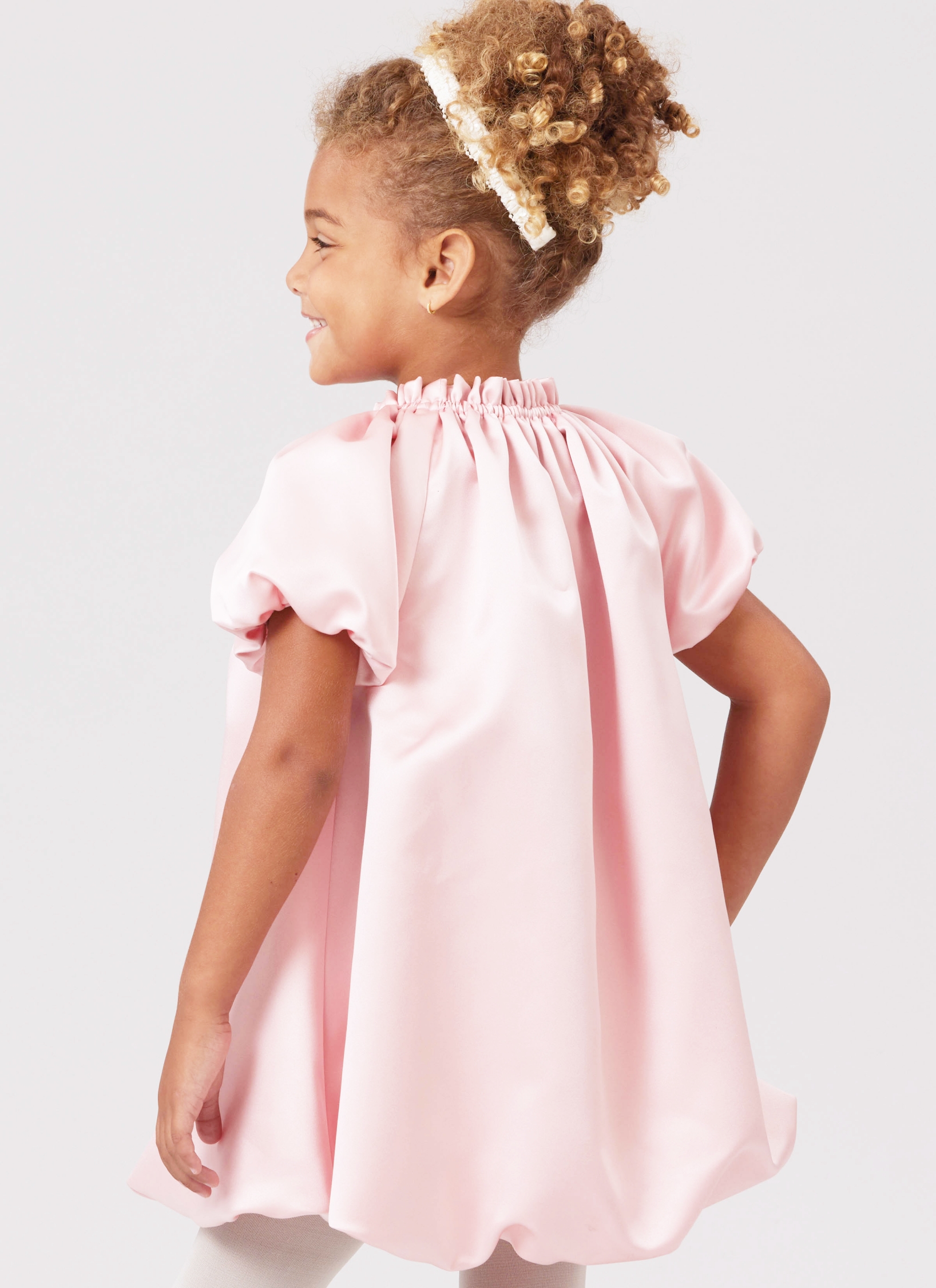 McCalls Schnittmuster M8641 - festliches Kleid für Mädchen – Bild 4